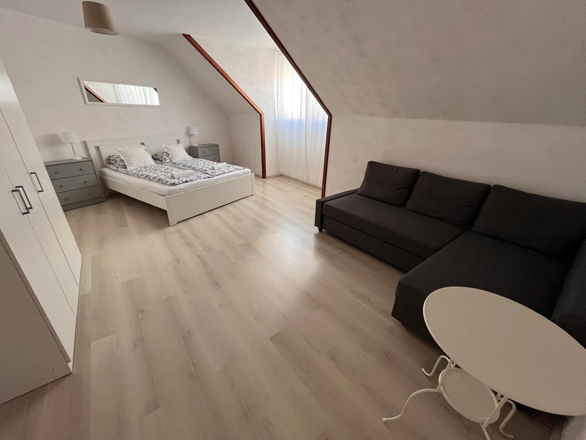 Pacsirta Apartman Grand エゲル エクステリア 写真