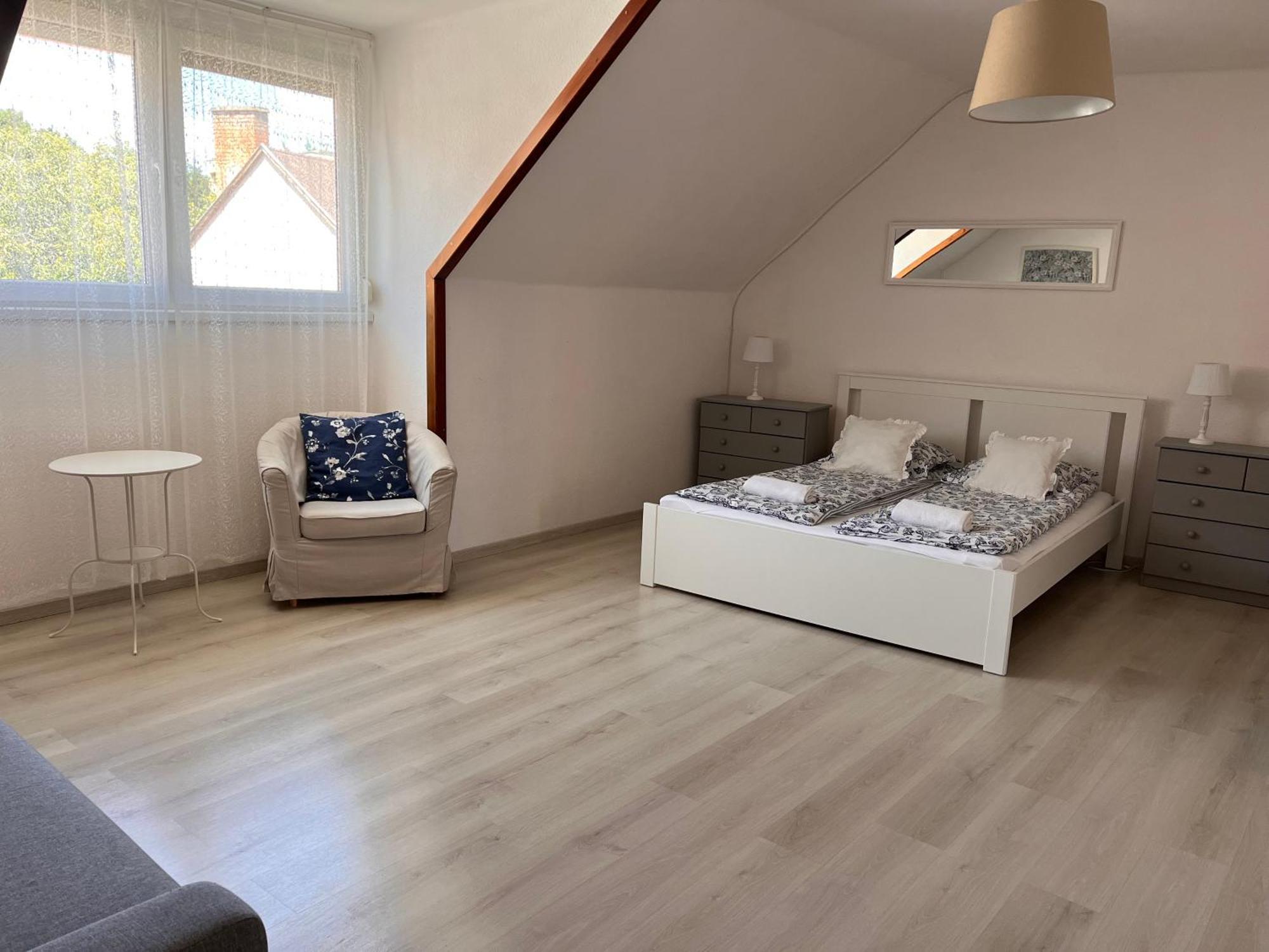 Pacsirta Apartman Grand エゲル エクステリア 写真