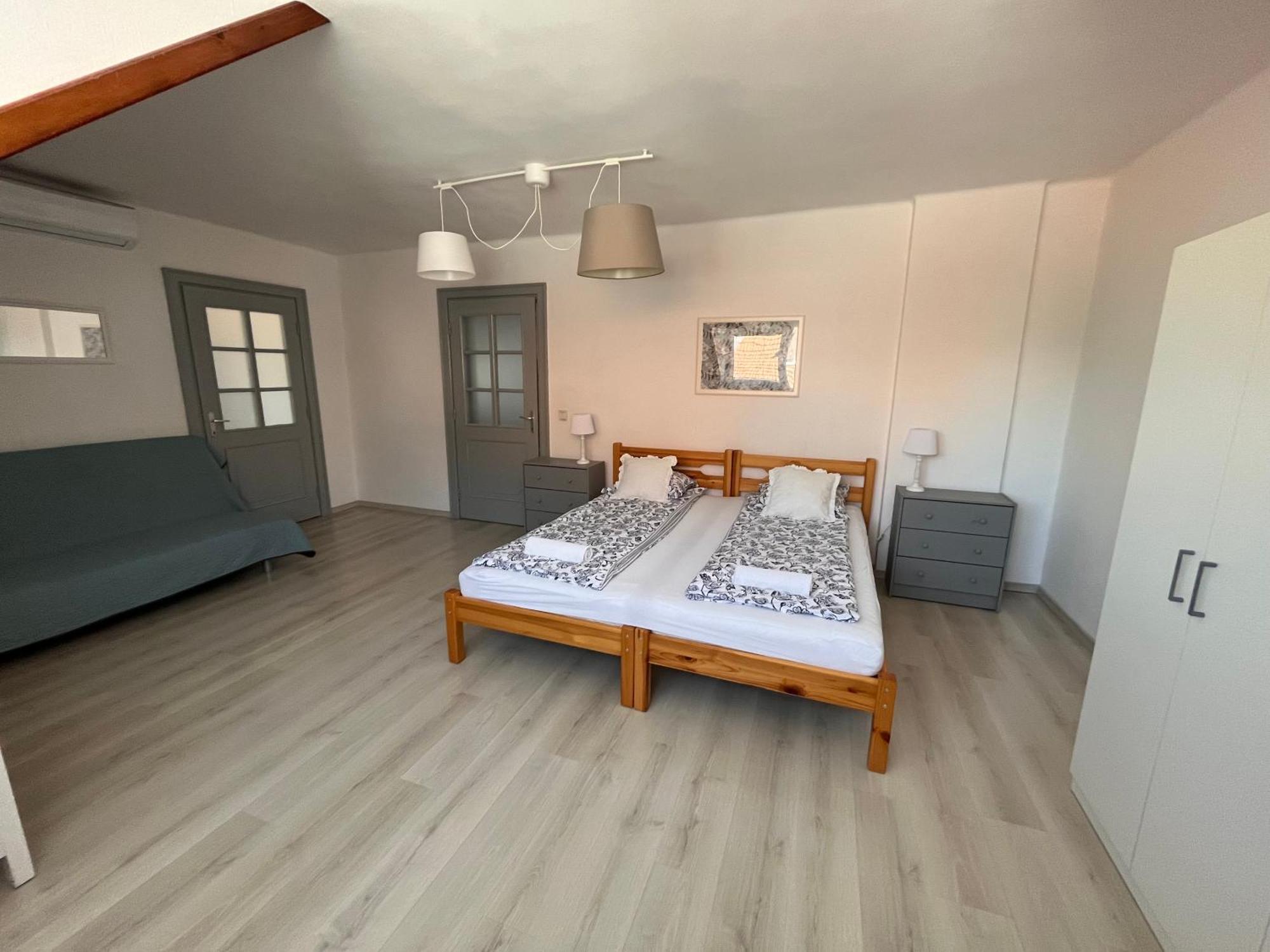Pacsirta Apartman Grand エゲル エクステリア 写真