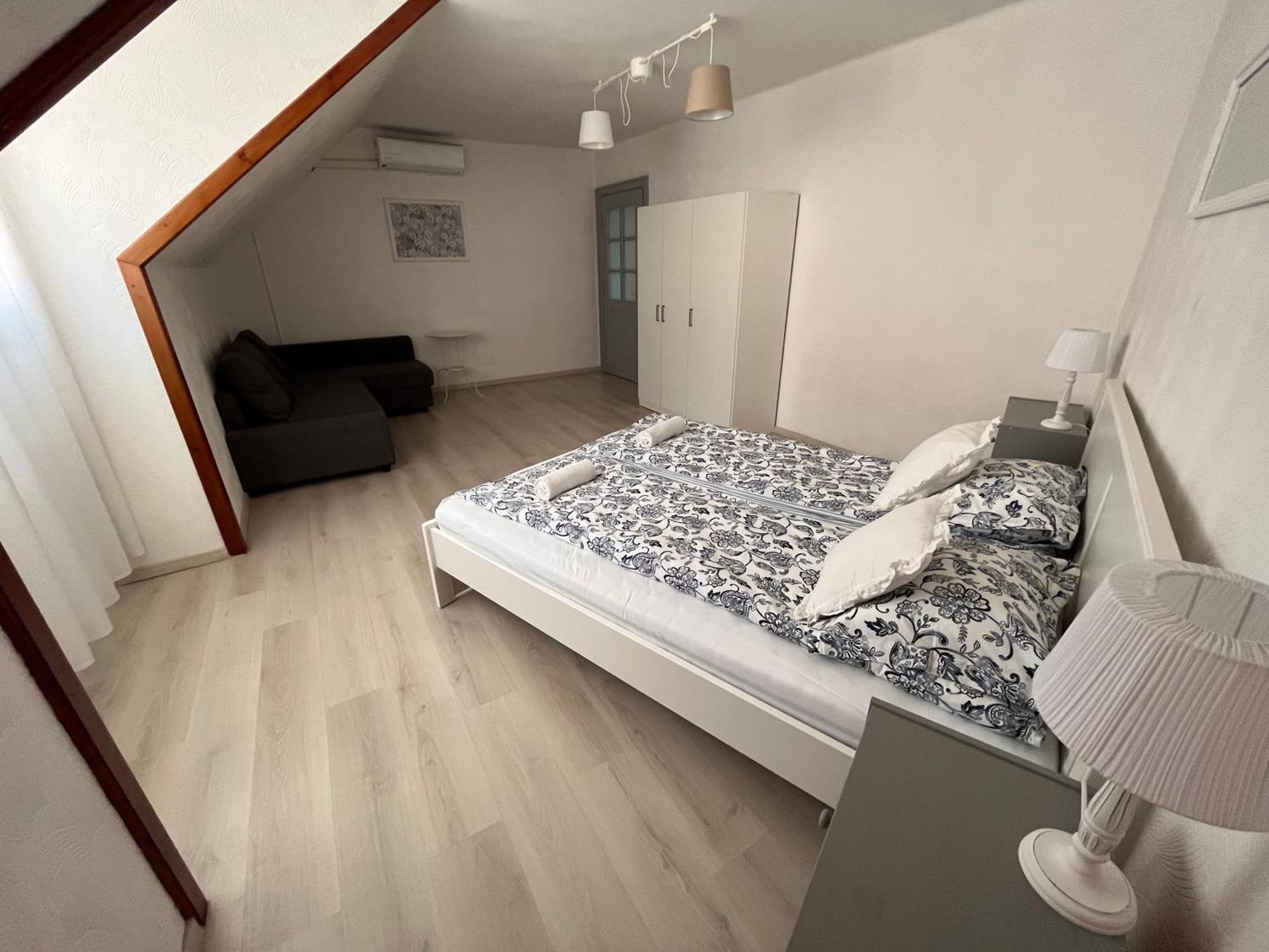 Pacsirta Apartman Grand エゲル エクステリア 写真
